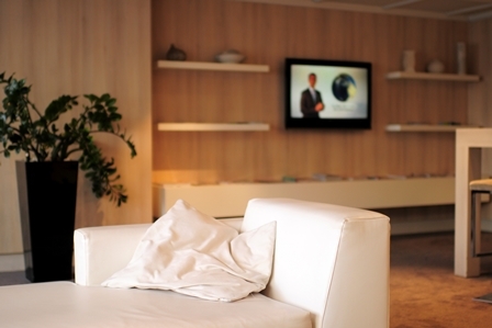 Hotel-room-TV